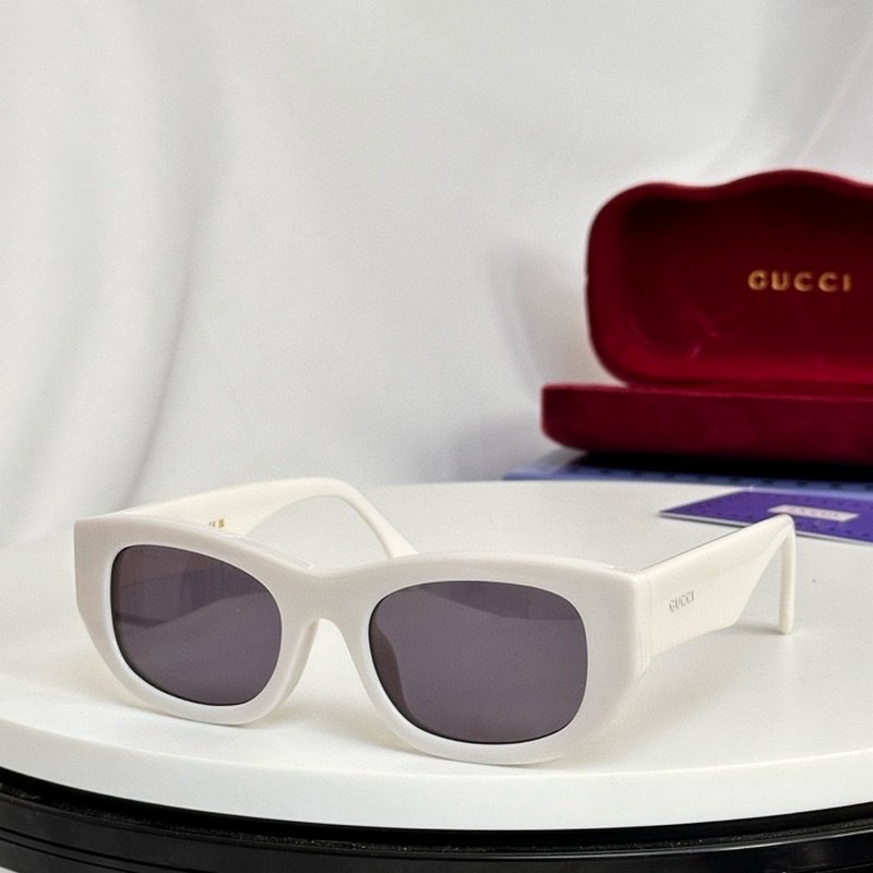 Gucci Sunglasses 208